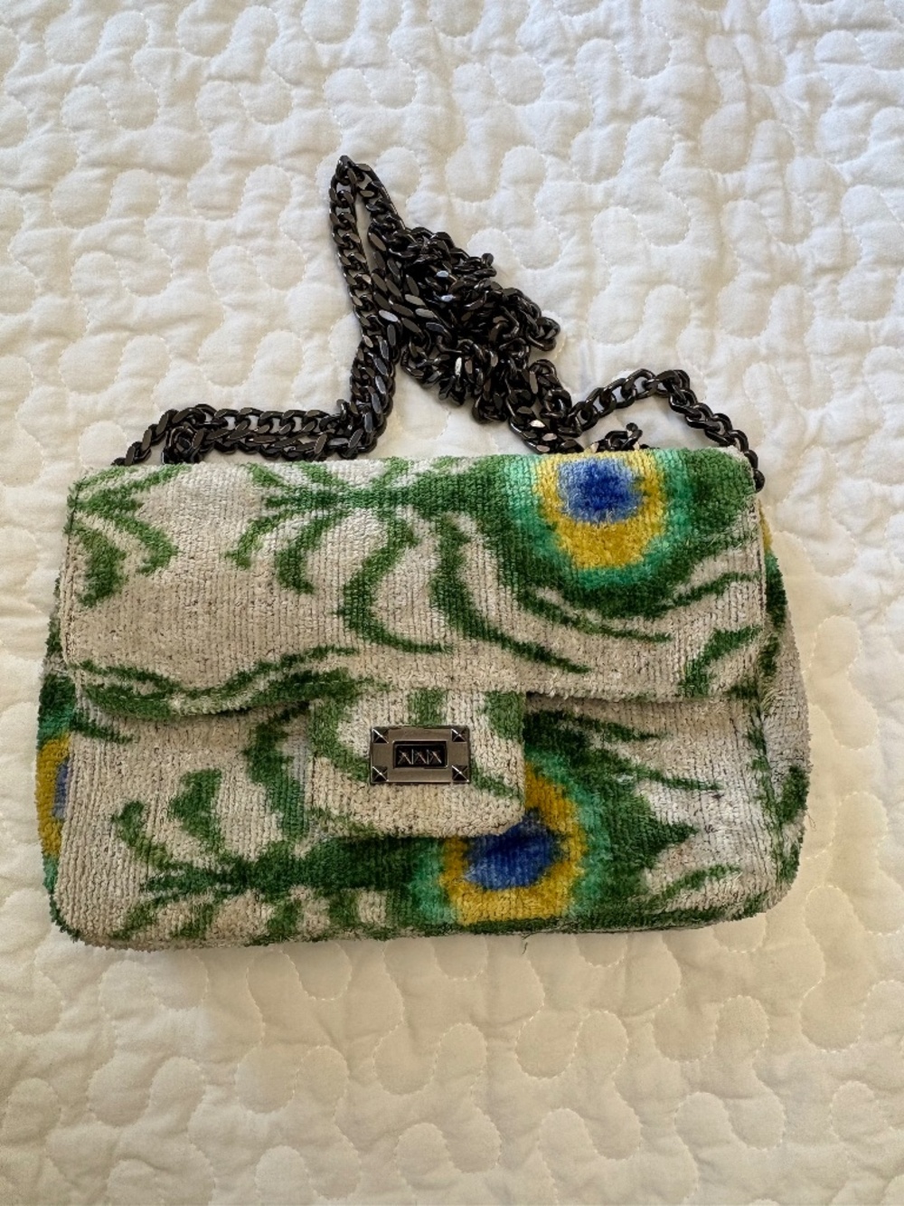 Wolf and Willa Cross Body Purse with Chain Strap